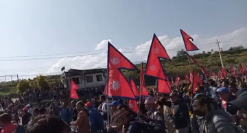 बल्खुमा दुर्गा प्रसाईं समूह र युवा संघका कार्यकर्ताबीच ढुंगा हानाहान